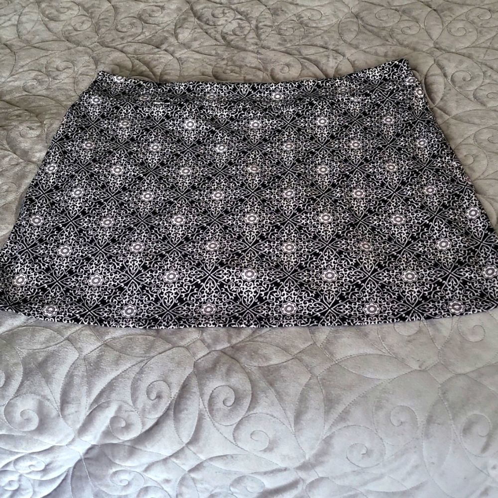 TRANQUILITY TENNIS SKORT